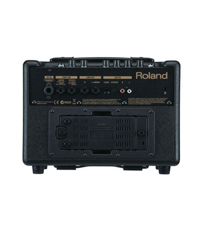 Roland AC-33-RW(M) Acoustic Chorus Guitar Amplifier