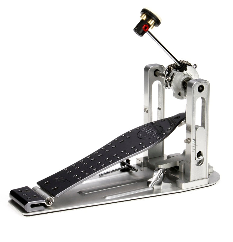 DW DWCPMCDXF MCD Machined Chain Drive Single Bass Drum Pedal with Extended Footboard - Polished