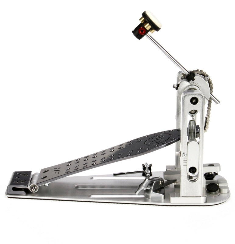 DW DWCPMCDXF MCD Machined Chain Drive Single Bass Drum Pedal with Extended Footboard - Polished