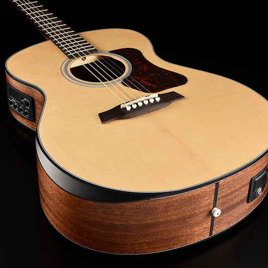 Walden G550RE/W 500 Series Grand Auditorium Acoustic Electric Guitar with Bag - Satin Natural