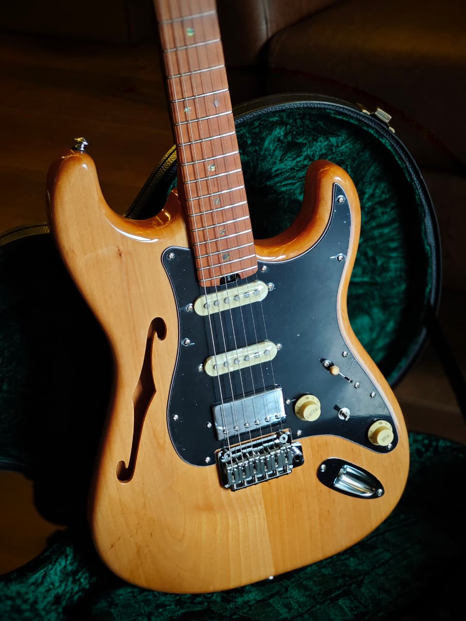 Soloking MS-1 Thinline Artisan FMN with Roasted Flame Neck - Natural Mocha Satin