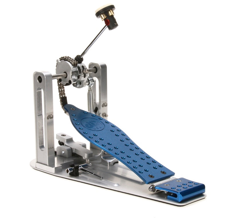 DW DWCPMCDBL MCD Machined Chain Drive Single Bass Drum Pedal - Blue