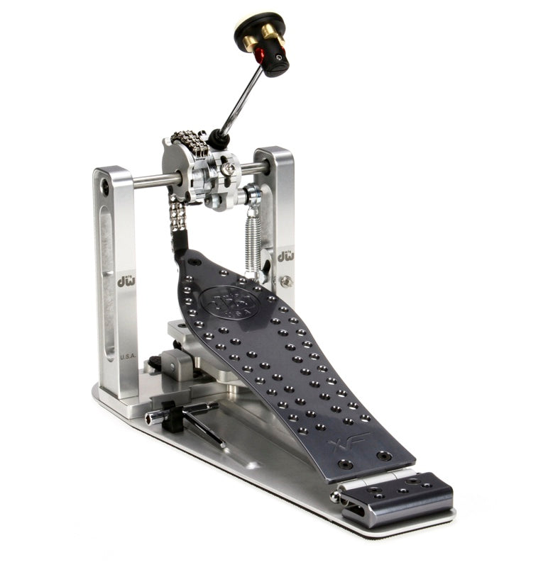 DW DWCPMCDXF MCD Machined Chain Drive Single Bass Drum Pedal with Extended Footboard - Polished