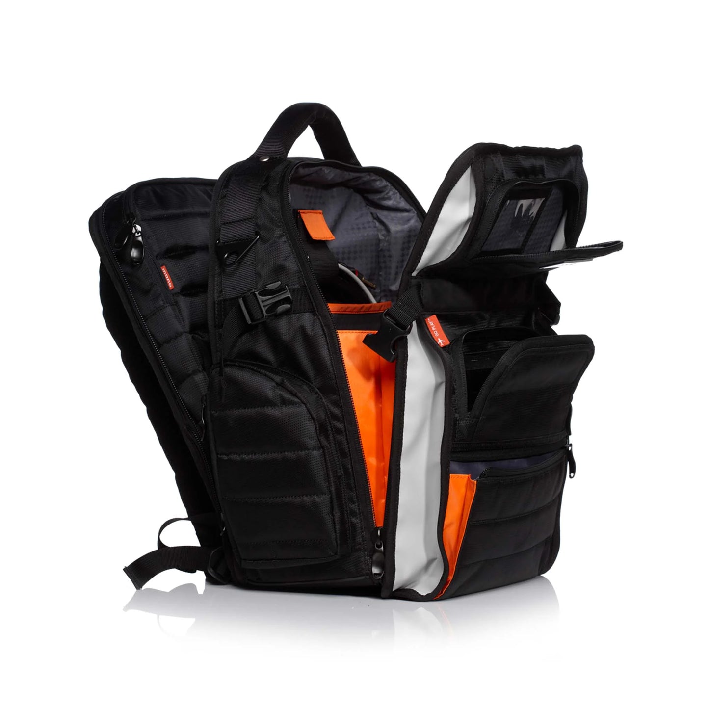 MONO EFX-FLY-BLK Classic FlyBy Backpack — Jet Black