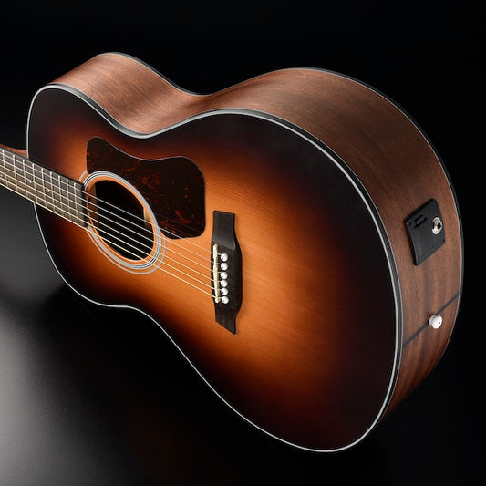 Walden G570ETB/W 500 Series Acoustic Electric Guitar Grand Auditorium with Bag - Satin Tobacco Burst